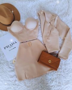 Bustier chaqueta y falda